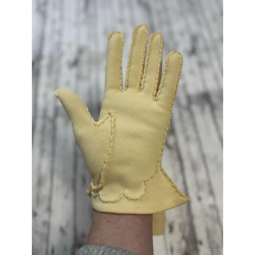 1960s Vintage Womens Butter Yellow MCM Gloves Stitch Detailing SMALL